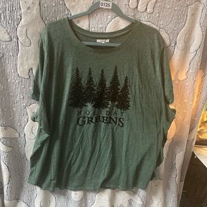 Maurices “Holiday Greens” tee size 4